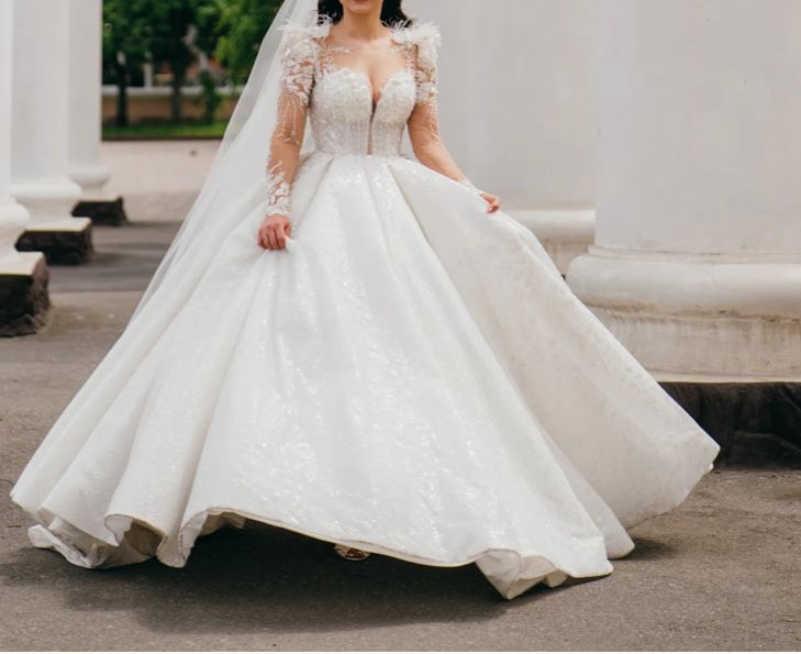 Весільне плаття.