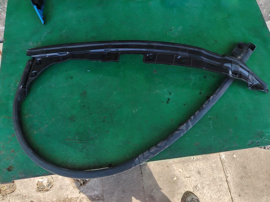 sprzedam uszczelkę drzwi przód lewy renault megane IV 808389632r
