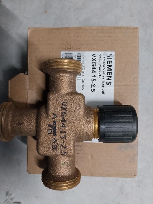 Zawór trójdrożny SIEMENS VXG44.15-2.5