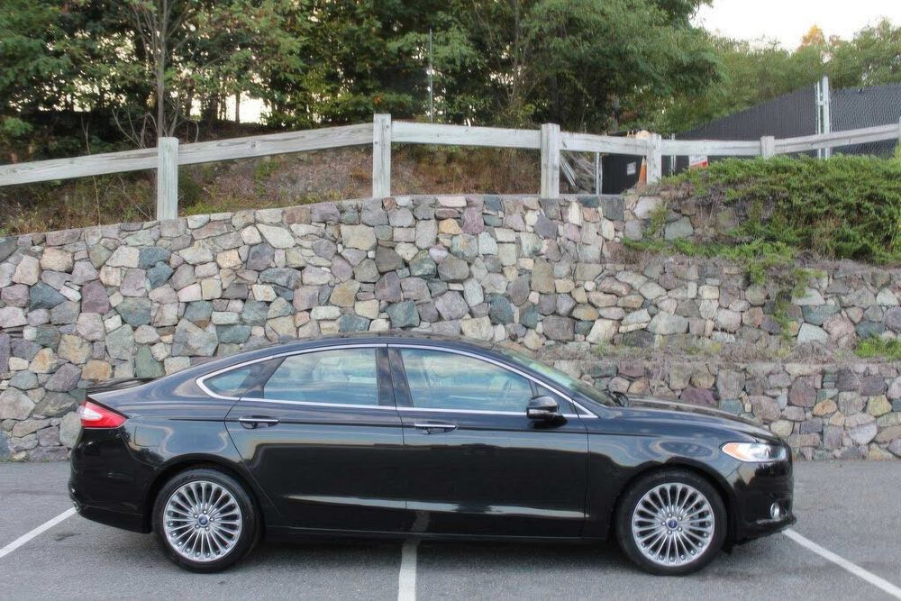 Ford Fusion Titanium      2013