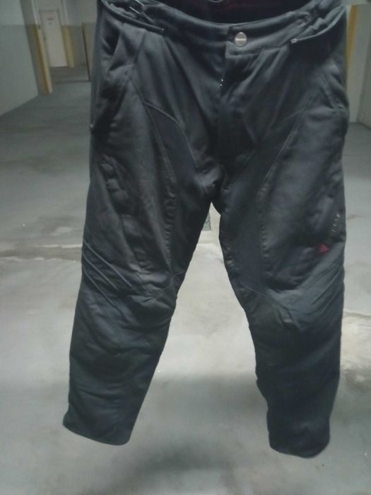 Calcas DAINESE com proteções e para todo o tipo de estacoes.