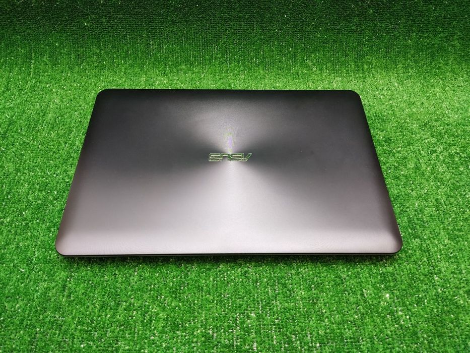 Ігровий Asus i3-5005u/8gb/GT920m/240