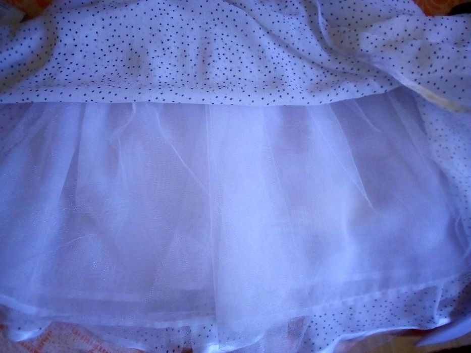 Платье нарядное 6-8 лет