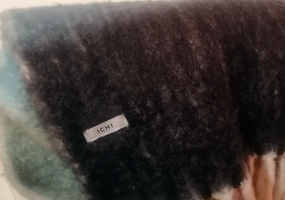 piękny puchaty miękki lekki duży szal ICHI z frędzlami 190x36lami