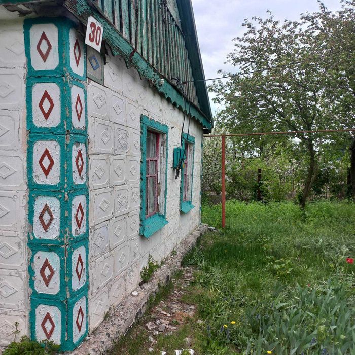 Продам газифицированный дом. Юрьевка, центр. Участок 25 соток