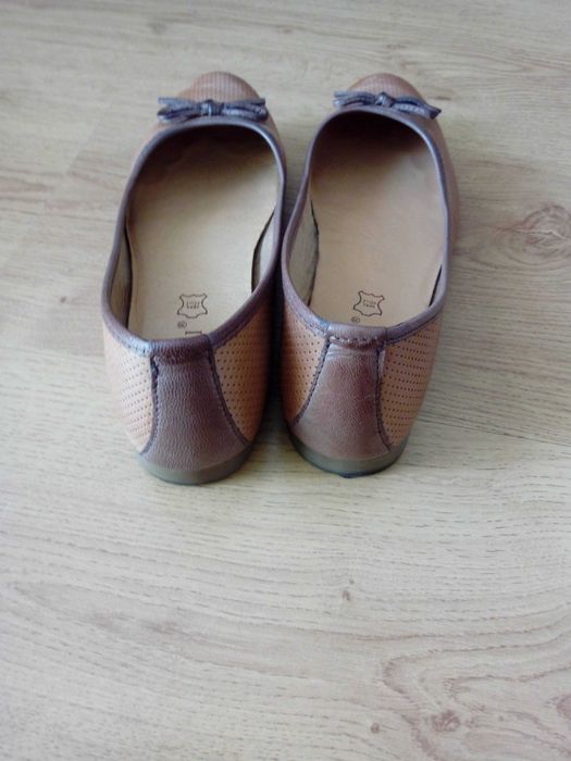 Baleriny skórzane damskie Lasocki 35