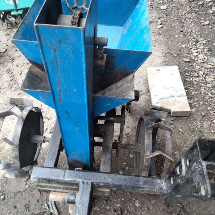 Картоплесажалка продається