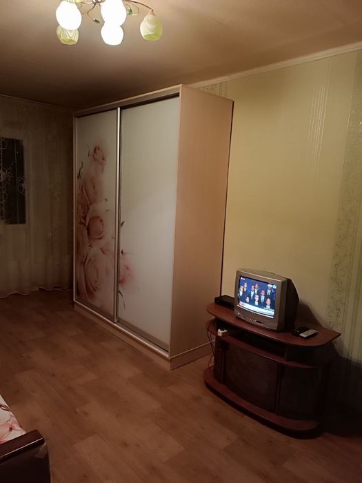 Здам квартиру (2кімнати в 3-х кімнатній)