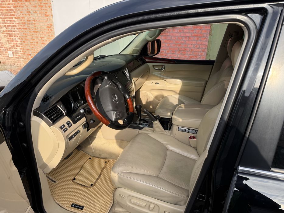 Lexus LX570 2008 года