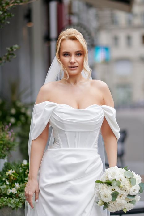 Весільна сукня (вечірня сукня)