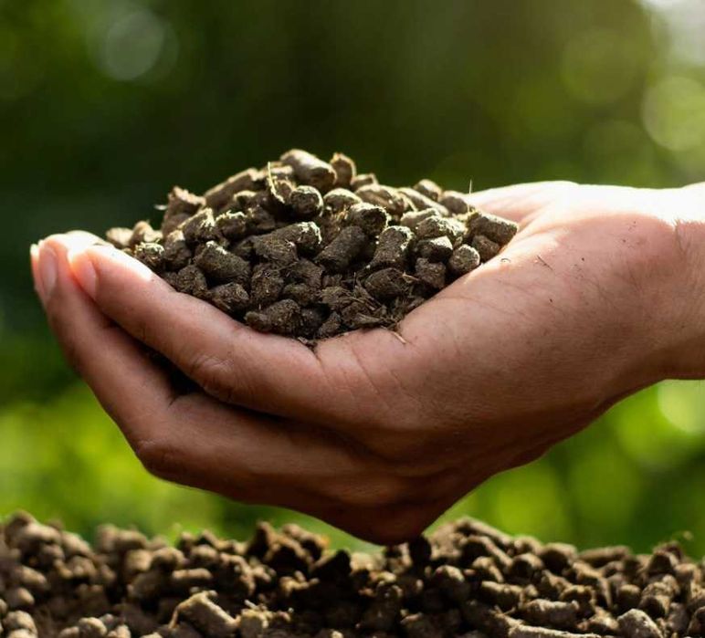 NATURALNY Nawóz OBORNIK bydlęcy granulowany 25kg ( 40 l )