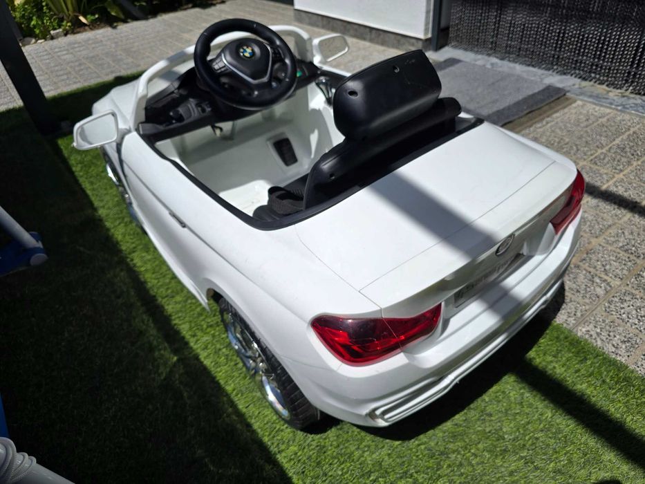 Carro Criança Elétrico - BMW Série 4 Descapotável Branco