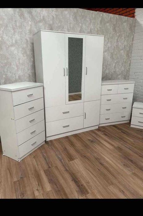 LIQUIDAMOS ROUPEIROS DE 2 , 3 , 4 PORTAS COM ESPELHO PAGA NA ENTREGA