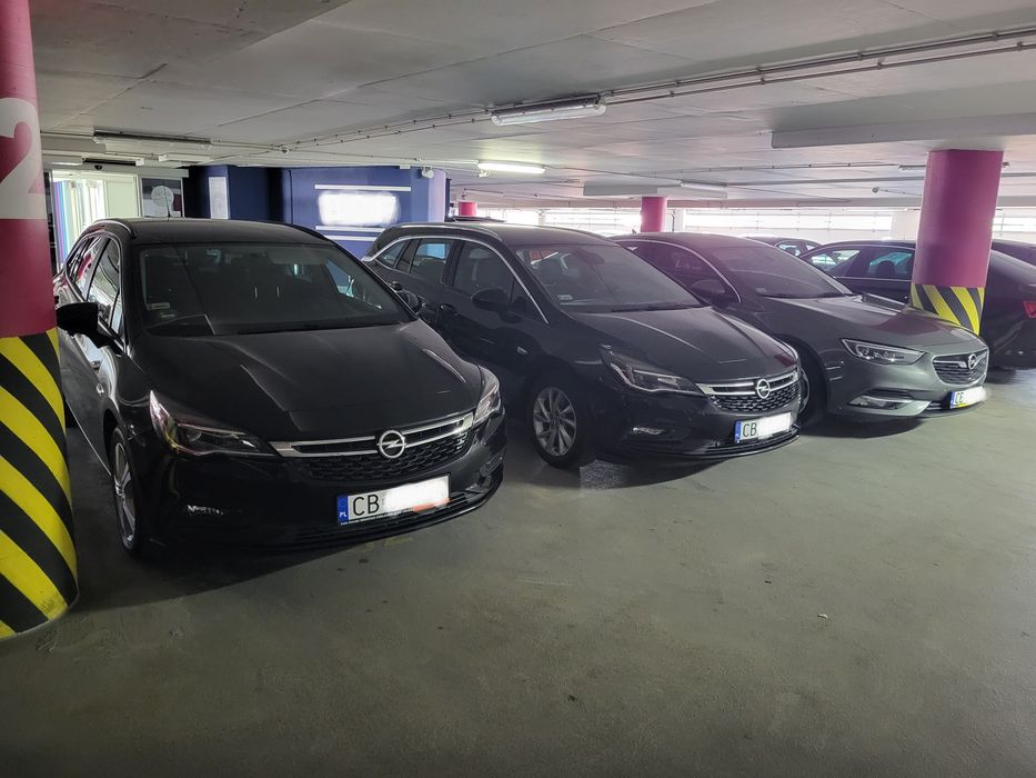 wypożyczalnia aut wynajem busa 9 osobowy przewóz osób box dachowy hak