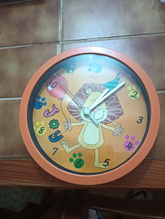 Relógio de Parede Infantil  Novo
