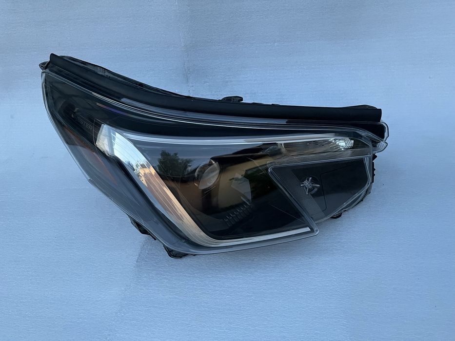 Фара права Subaru Forester 2022 2023 2024 KD америка