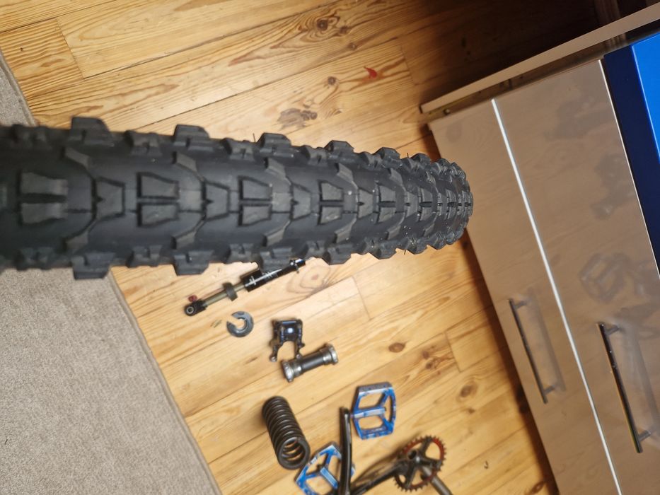 Продам велозапчастини