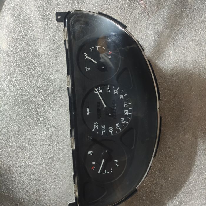 Приборну панель Ланос