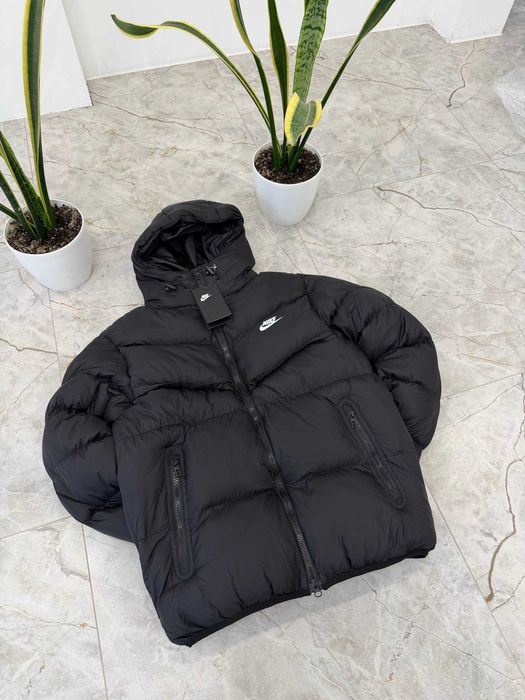 Чорний пуховик nike Storm-FIT Куртка Nike Storm-FIT зимова