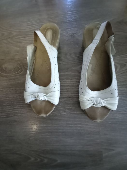 Босоножки кожаные 38 размер