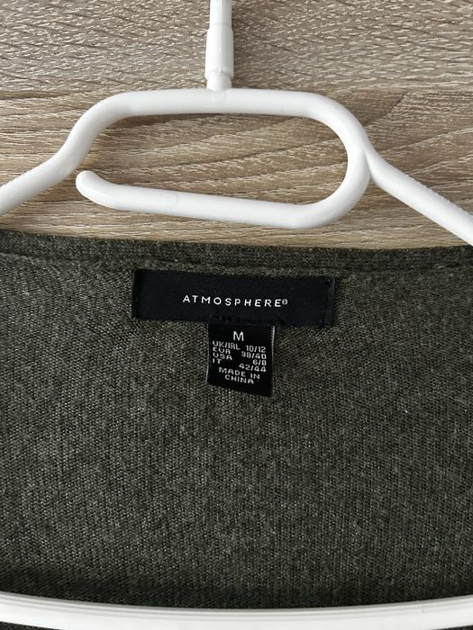 Lekki oliwkowy sweterek Primark