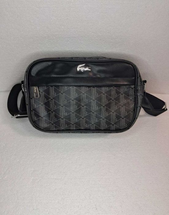Продам сумочка Lacoste