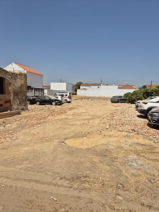 Vendo tereno urbano na centro de Alpiarça  N118 com uma área de 1970 m2