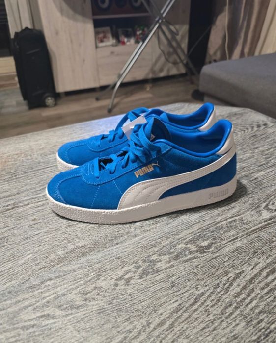 Niebieskie zamszowe skórzane buty Puma