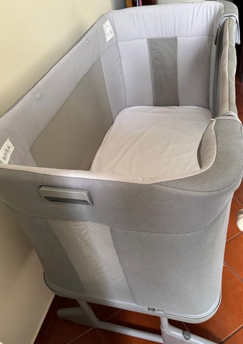 Chicco Next2Me Forever - Ash Grey com caixa em ótimo estado até aos 4 anos