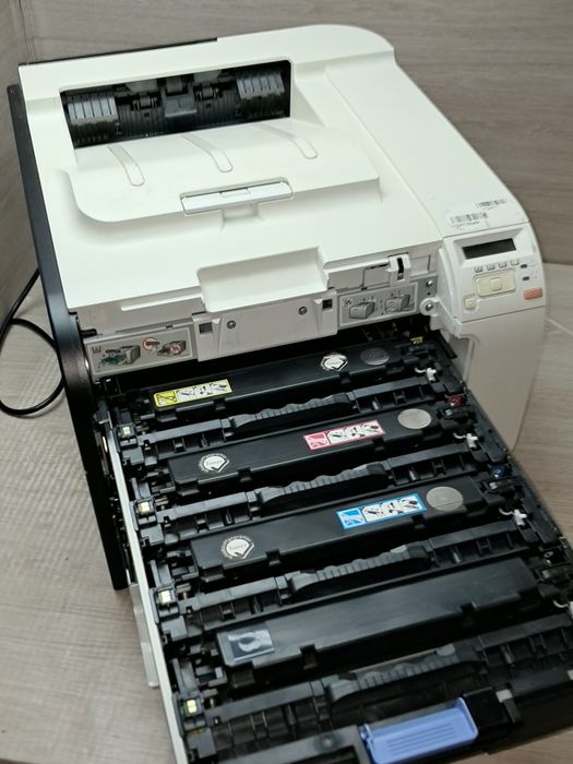 HP LaserJet Pro 400 Color Printer M451dn