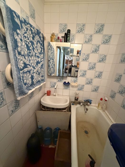 Продаж  3 кімнатної квартири  вул. Світла , р-н Ліски .