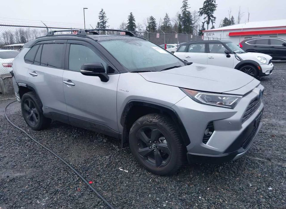 Toyota RAV4 Hybrid XSE      2020