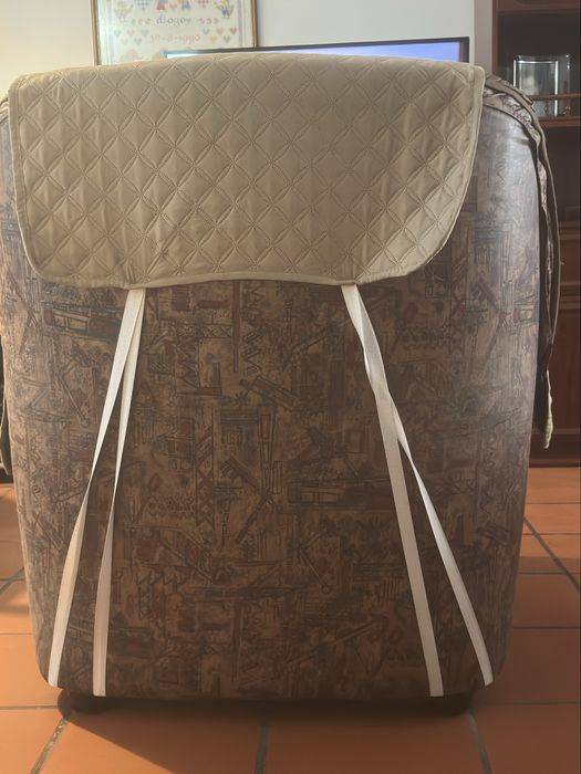 Sofá individual, capa incluida