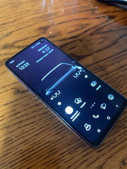 Продам Samsung s10