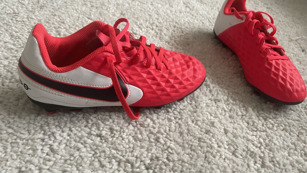 Футбольные бутсы