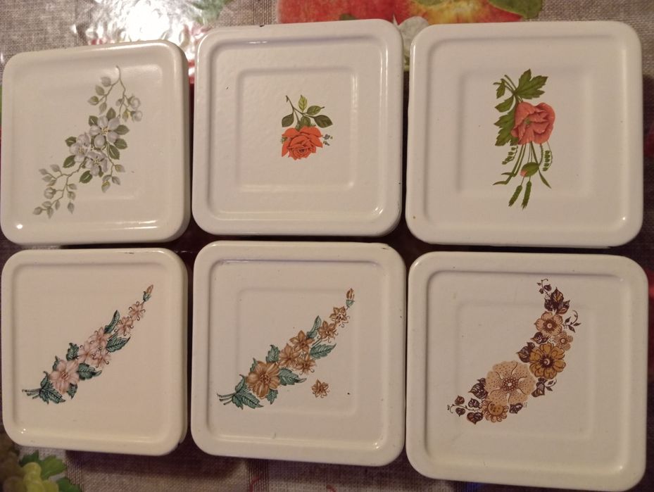 Продам судочки по 6штук