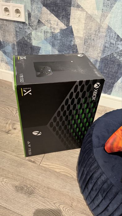 Комплект Xbox Series X 1TB + 2 геймпади (Fire Vapor) + Зарядна станція DOBE