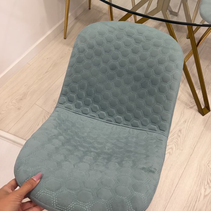 Mesa com tampo de vidro redonda 110cm + 4 cadeiras