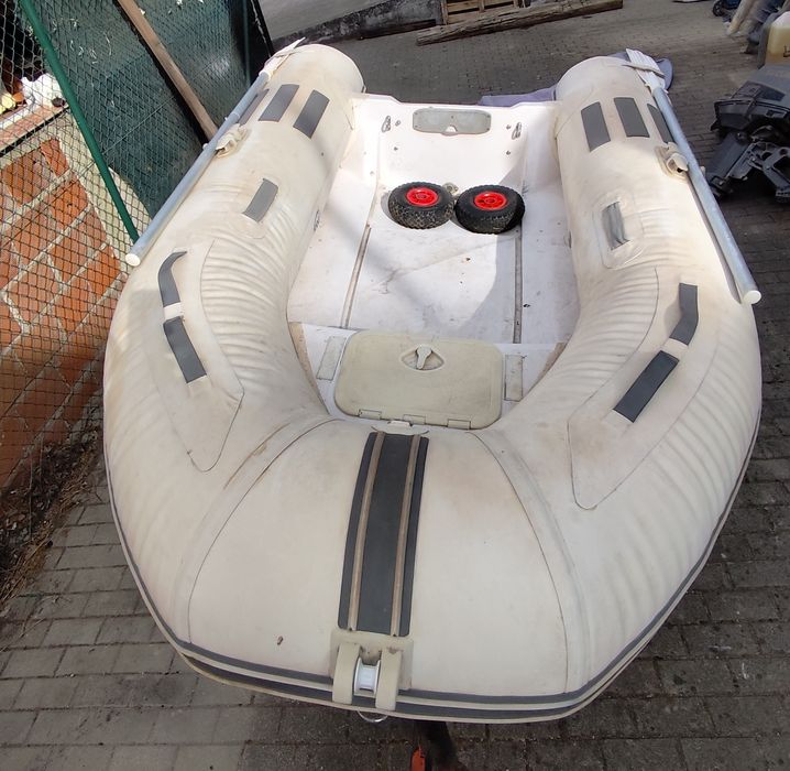 Vendo barco semi rigido