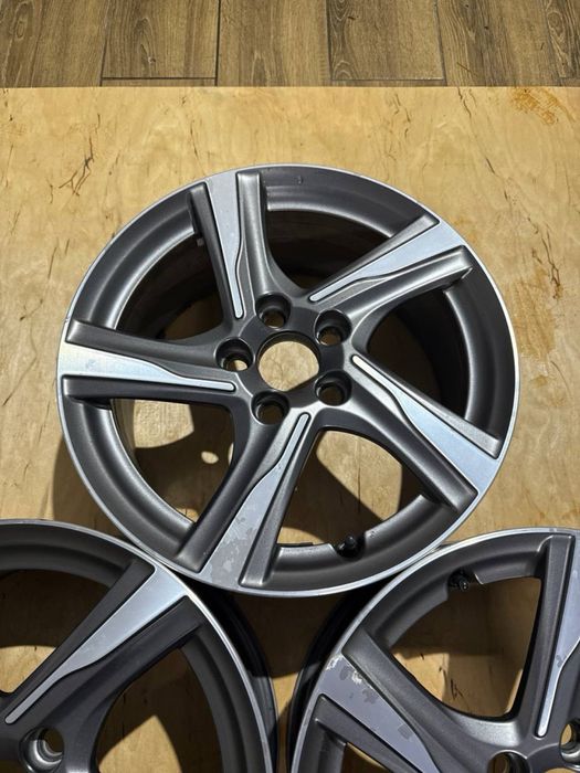 R16_Легкосплавні диски Volvo R-design V40, V50, V60