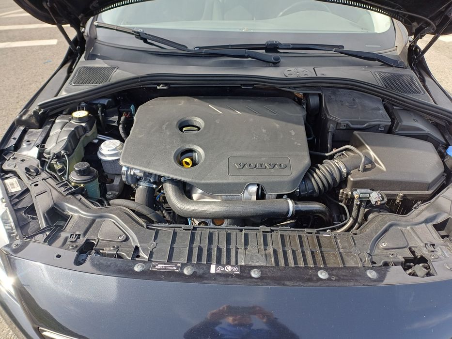 Volvo V60 D2 Momentum Powershift