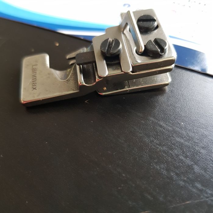 Calcador de franzir para overlock