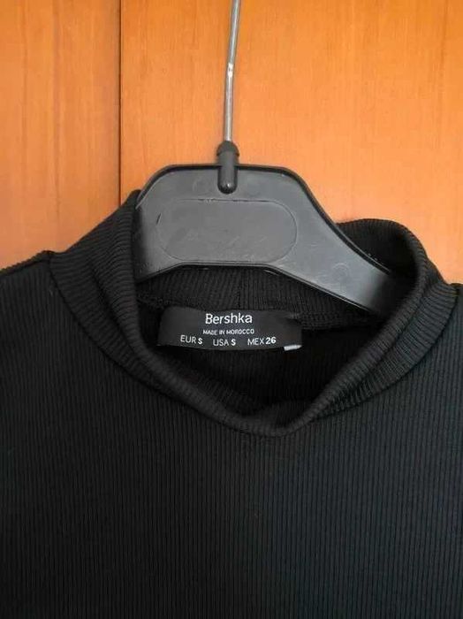 Top preto da Bershka