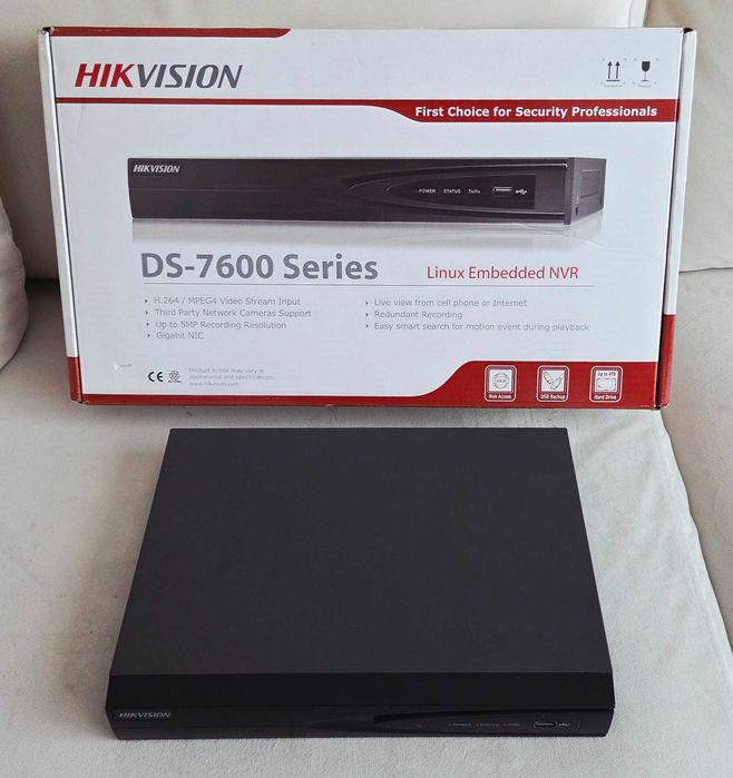Rejestrator Hikavision ds-7604ni-e1/4p z dyskiem 1TB + 4 kamery