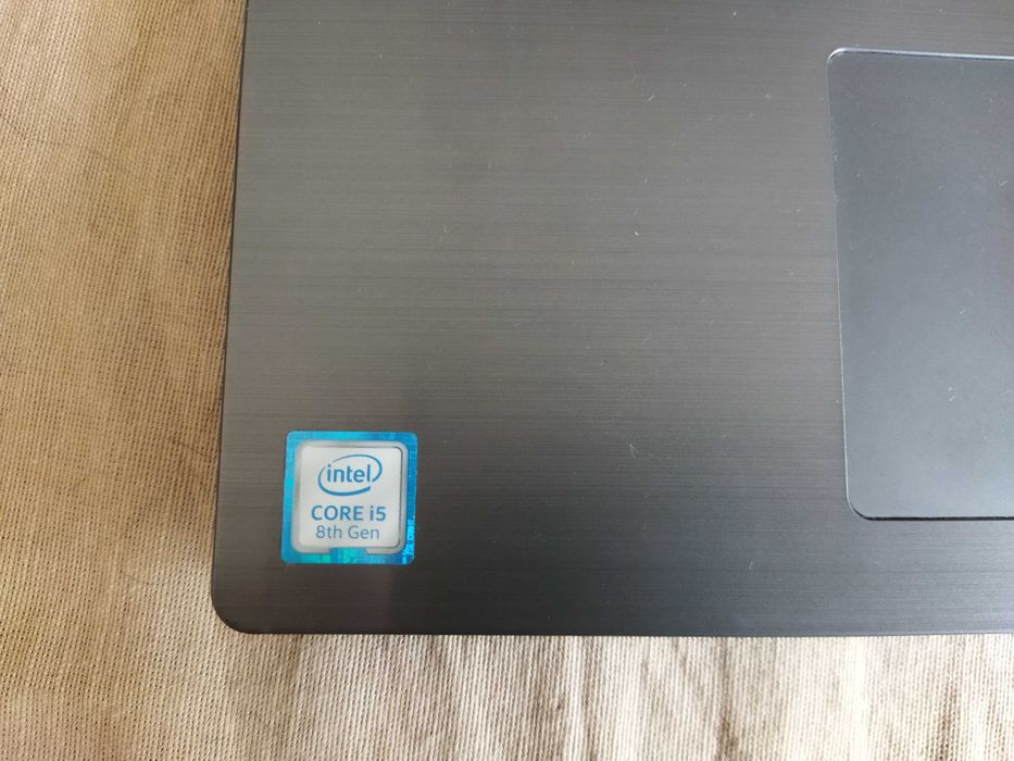 Computador Lenovo V330 15IKB 81AX