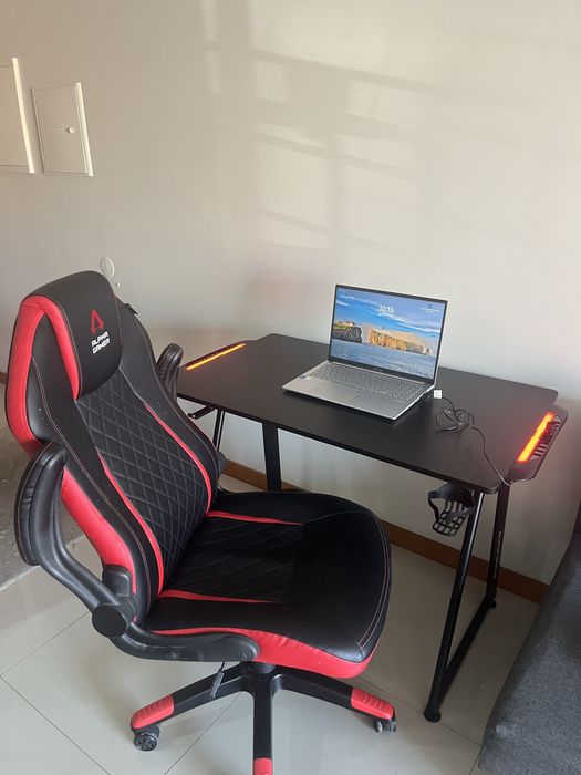 Mesa e cadeira gamer AlphaGamer