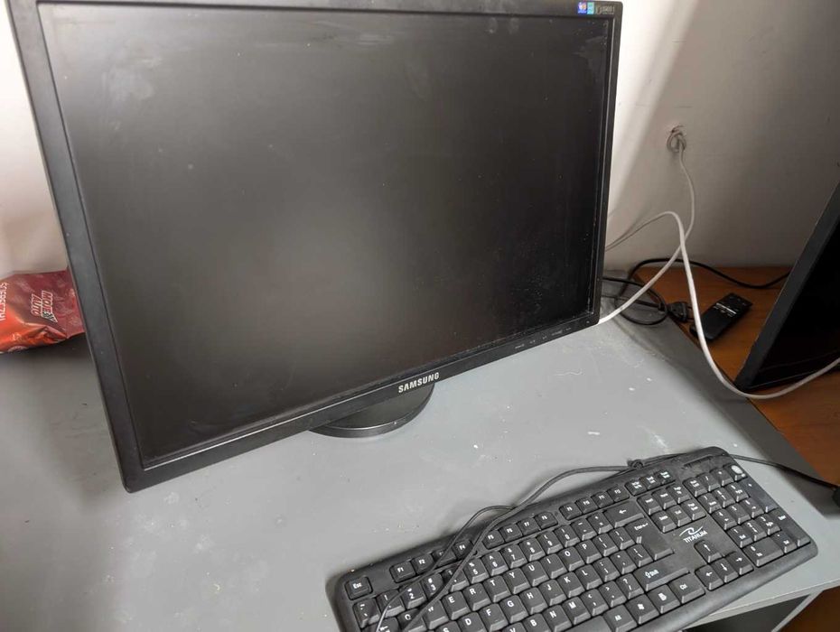 Monitor Samsung SyncMaster 2243BW – 22 cale, sprawny