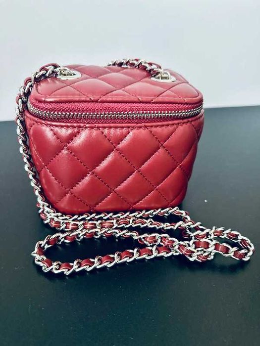 Mała Czerwona Torebka na Łańcuszku (Nowa)