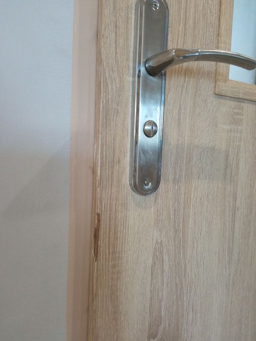 Drzwi  70 prawe do schowanka i 80 prawe łazienkowe