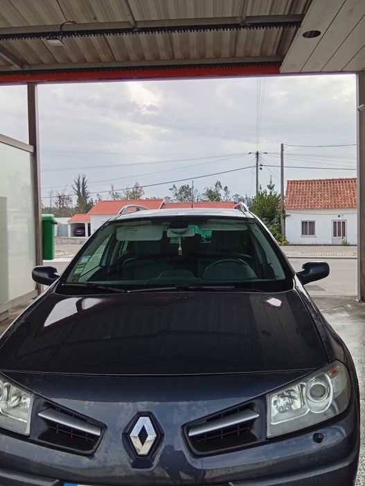 Carrinha para mudar de garagem Megane 110 CV motor 1500 teto panorâmico estofos em pele